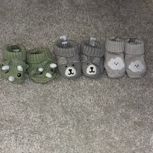 Adorable Green and Gray Baby Booties Set